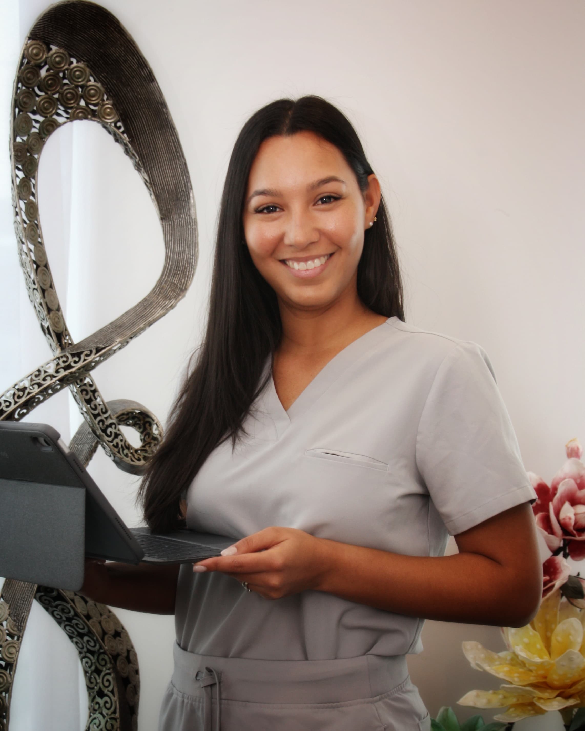 Dr. Arelys Flores, MD